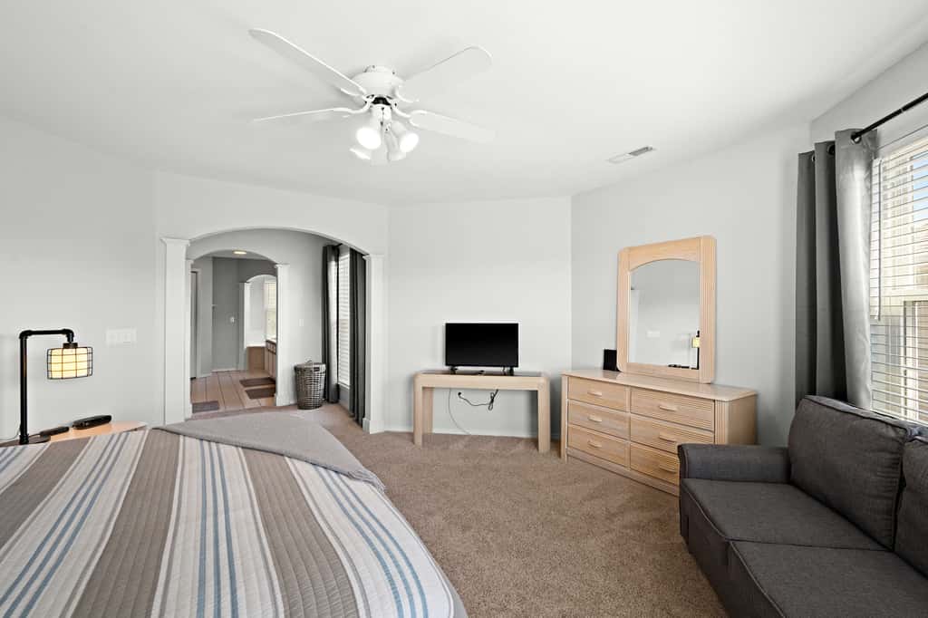 Condo in Lakefront Resort w/ Pool! Ozarks Getaway