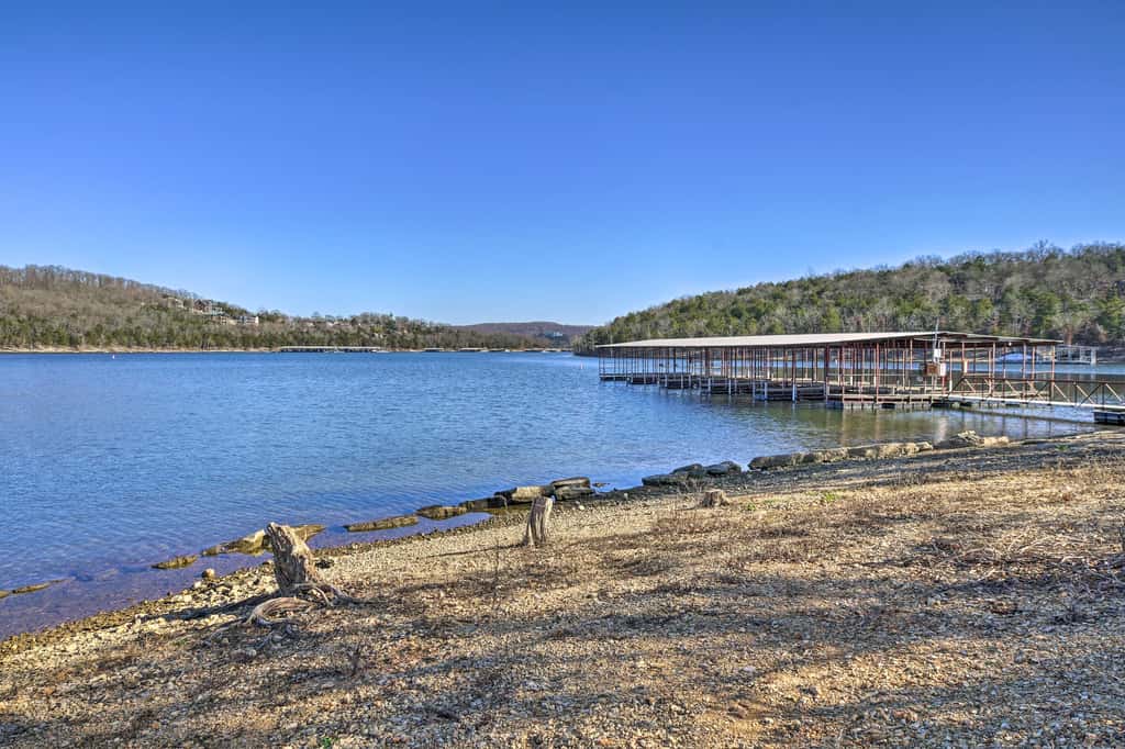 Condo in Lakefront Resort w/ Pool! Ozarks Getaway