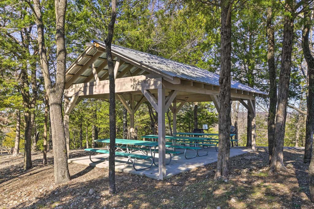 Condo in Lakefront Resort w/ Pool! Ozarks Getaway