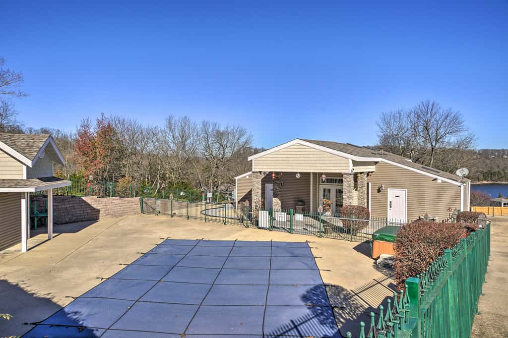 Condo in Lakefront Resort w/ Pool! Ozarks Getaway