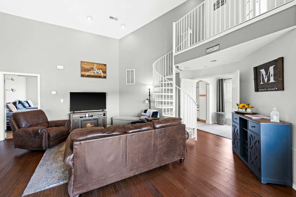 Condo in Lakefront Resort w/ Pool! Ozarks Getaway