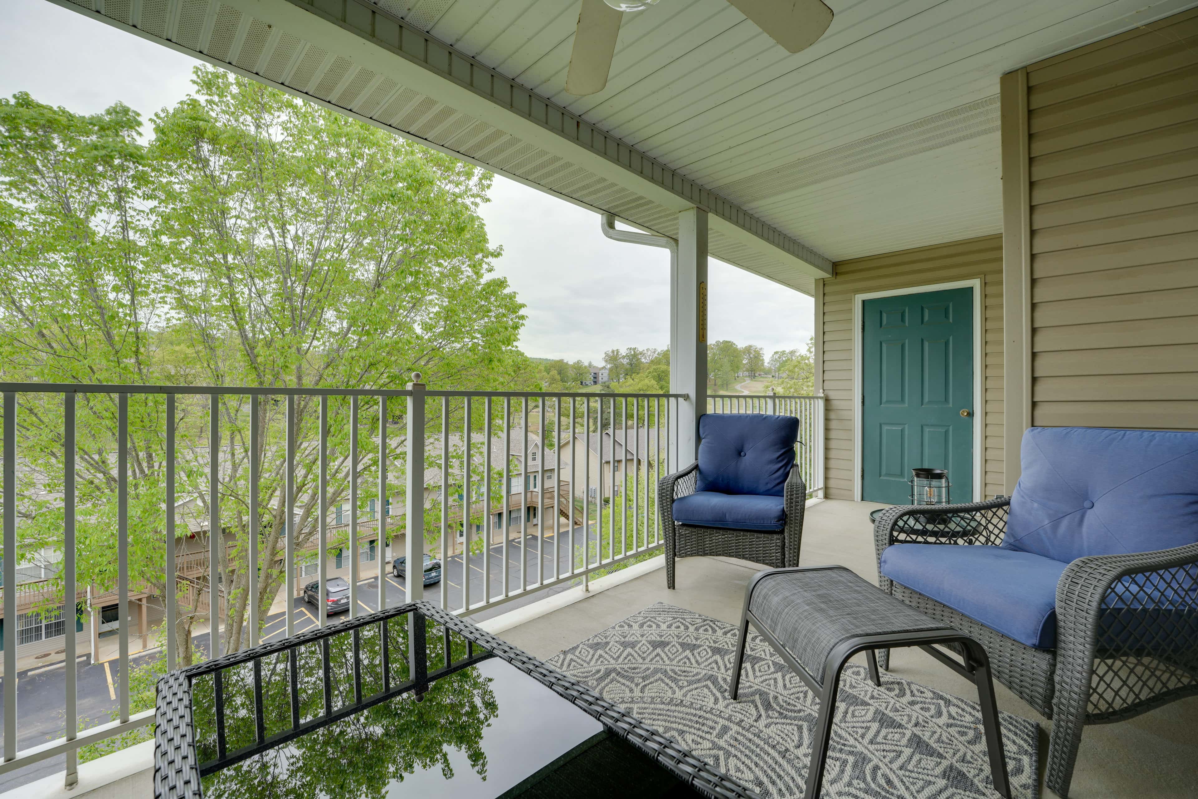 Condo w/ Family Amenities, 3 Mi to Branson Strip!