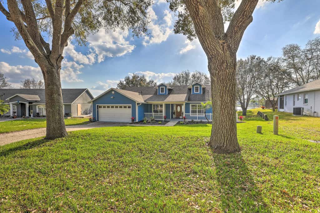 Dog-Friendly Lake Home w/ Dock ~ 25 Mi to Disney!