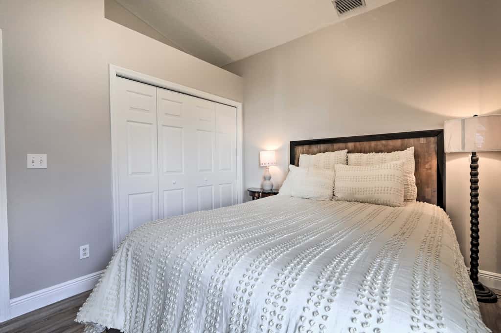 Dog-Friendly Lake Home w/ Dock ~ 25 Mi to Disney!