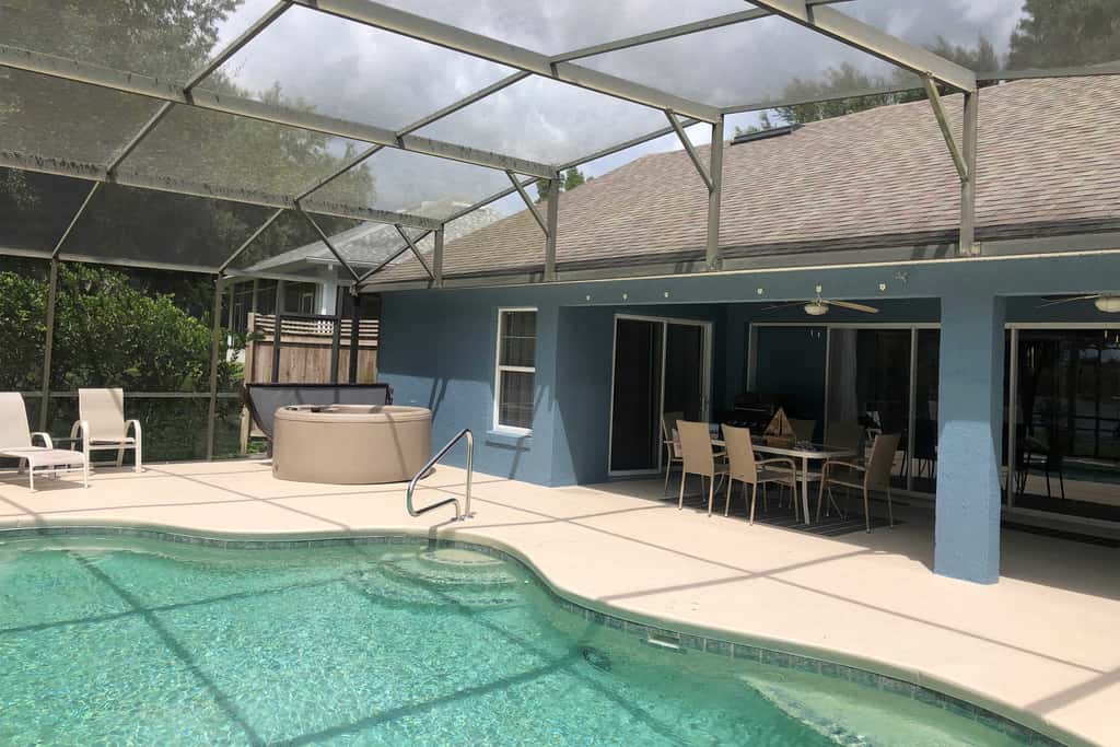 Dog-Friendly Lake Home w/ Dock ~ 25 Mi to Disney!