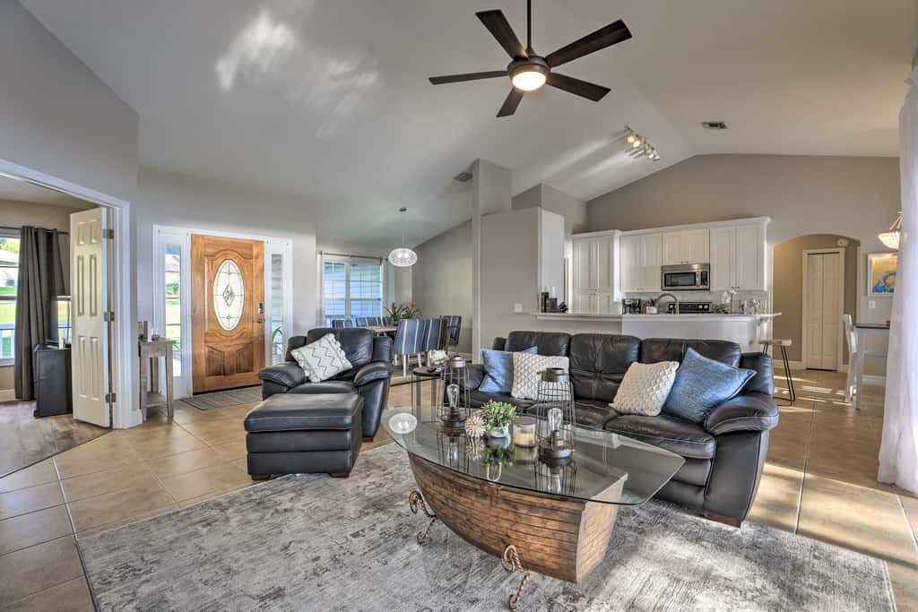 Dog-Friendly Lake Home w/ Dock ~ 25 Mi to Disney!