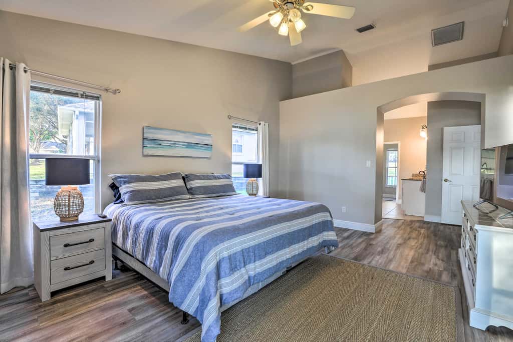 Dog-Friendly Lake Home w/ Dock ~ 25 Mi to Disney!