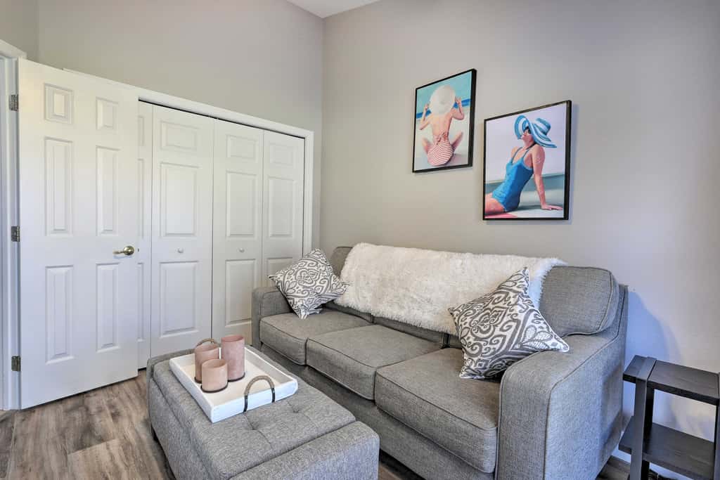 Dog-Friendly Lake Home w/ Dock ~ 25 Mi to Disney!