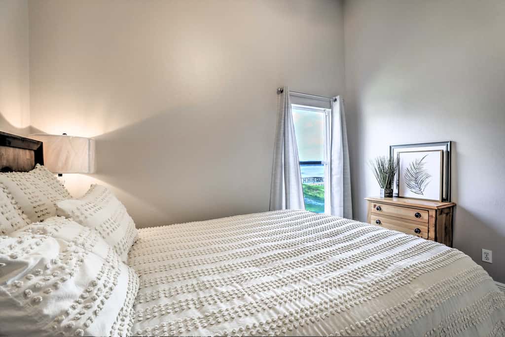 Dog-Friendly Lake Home w/ Dock ~ 25 Mi to Disney!