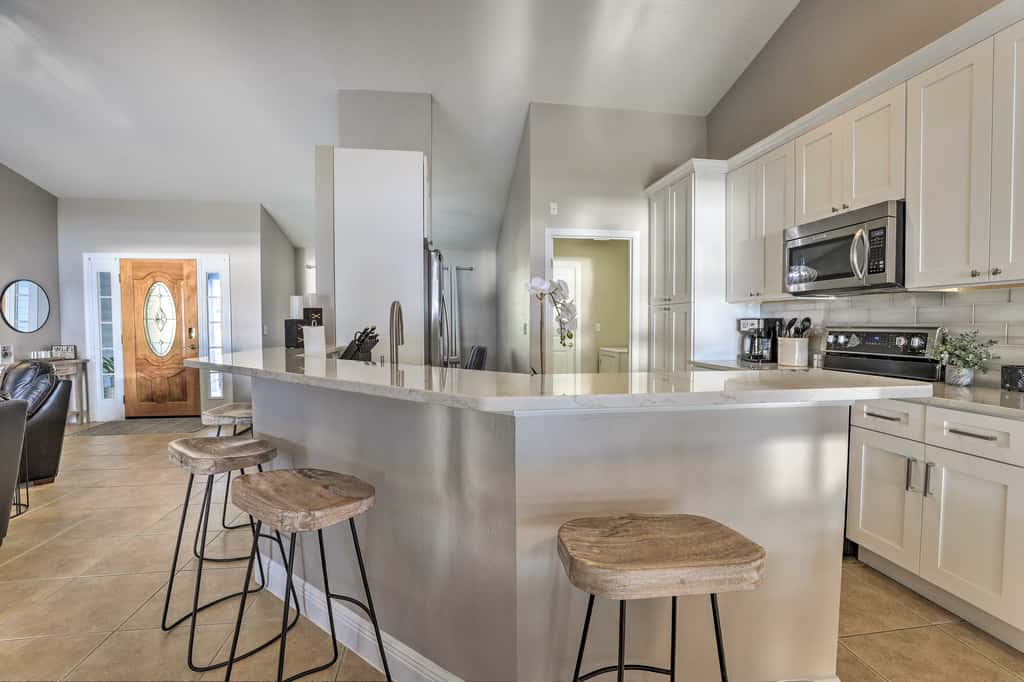 Dog-Friendly Lake Home w/ Dock ~ 25 Mi to Disney!