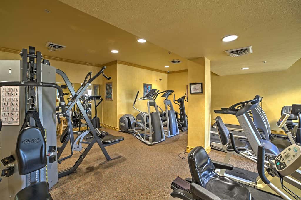 Indoor Pool! Pointe Royale Resort Condo in Branson