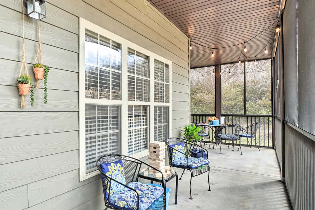 Branson West Villa w/ Golf Course View & Pool!