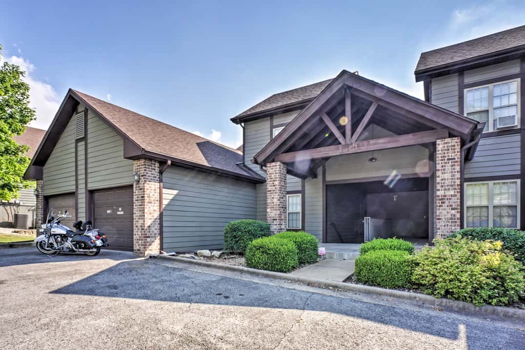Branson West Villa w/ Golf Course View & Pool!