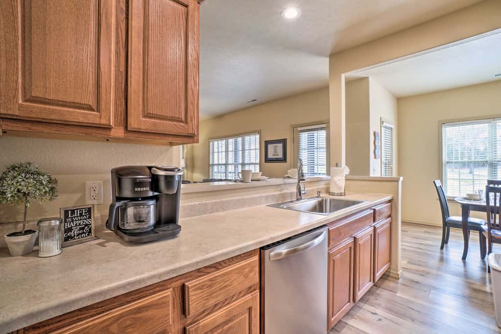 Branson West Villa w/ Golf Course View & Pool!