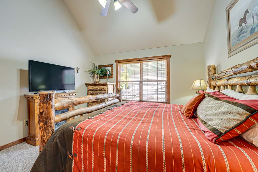 5 Mi to Silver Dollar City! Family Cabin Near Golf