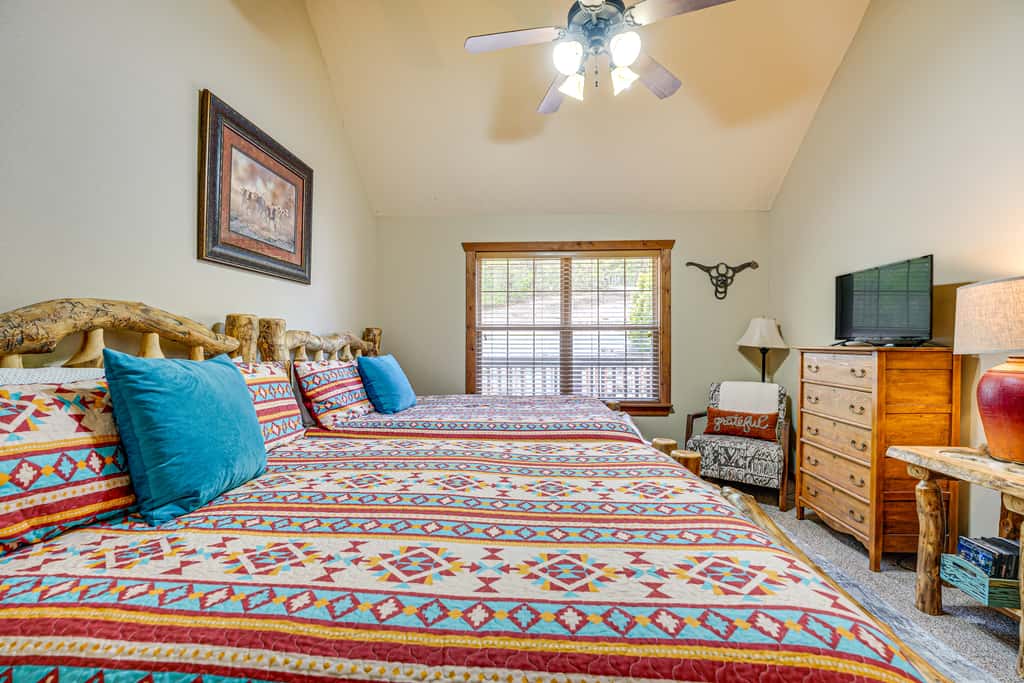 5 Mi to Silver Dollar City! Family Cabin Near Golf