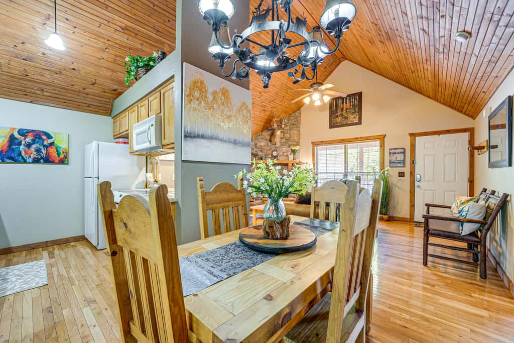 5 Mi to Silver Dollar City! Family Cabin Near Golf