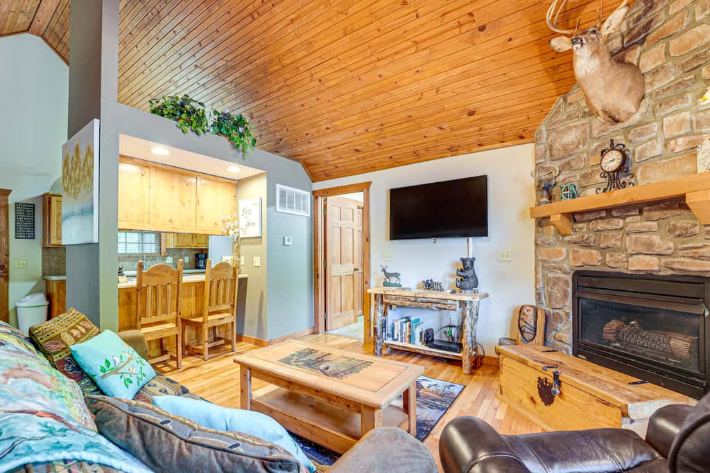 5 Mi to Silver Dollar City! Family Cabin Near Golf