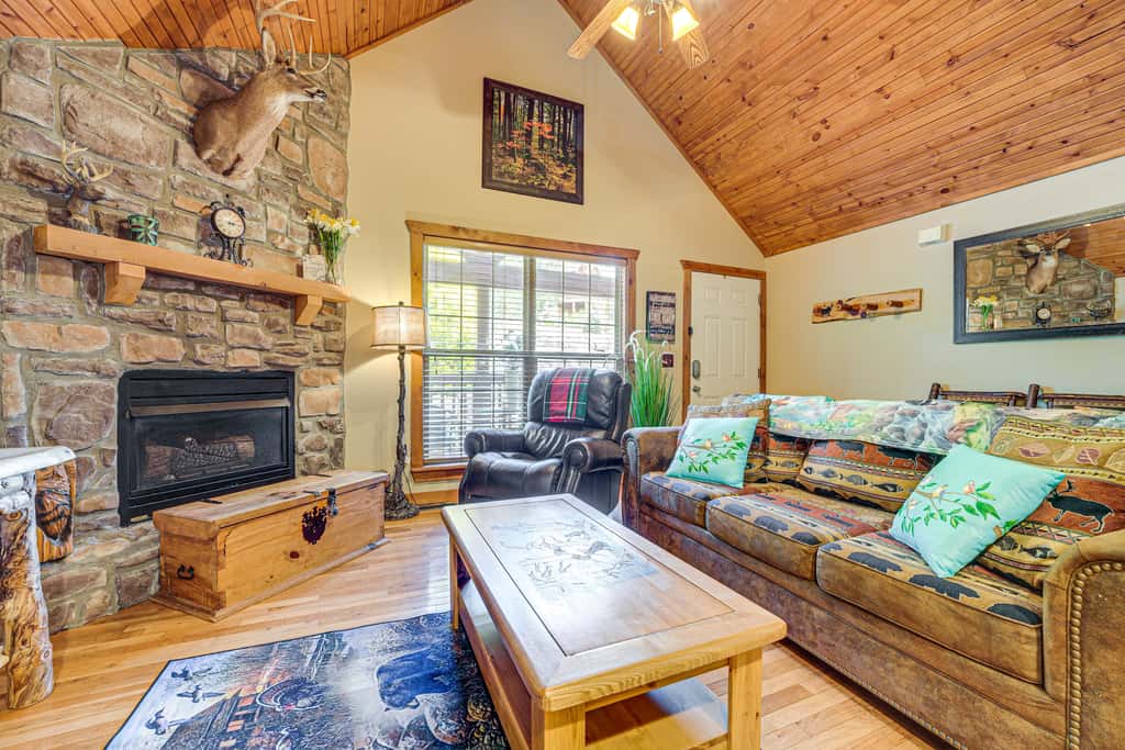 5 Mi to Silver Dollar City! Family Cabin Near Golf
