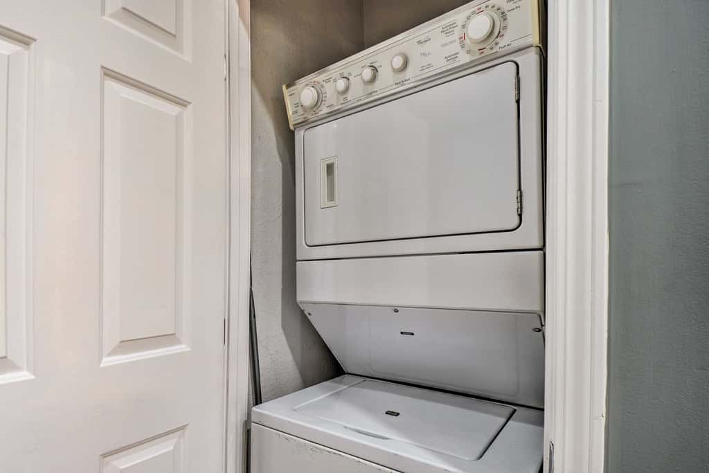 Jacuzzi Tub: Branson Retreat ~ 4 Mi to Strip