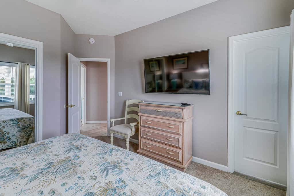 Grand Seaside Escape w/ Direct Beach Access!