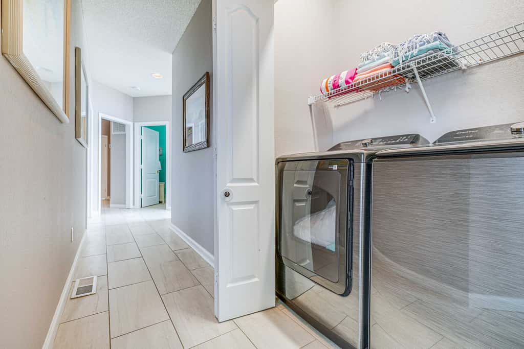 Grand Seaside Escape w/ Direct Beach Access!