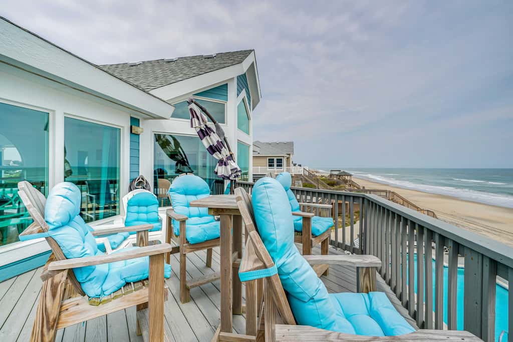 Grand Seaside Escape w/ Direct Beach Access!