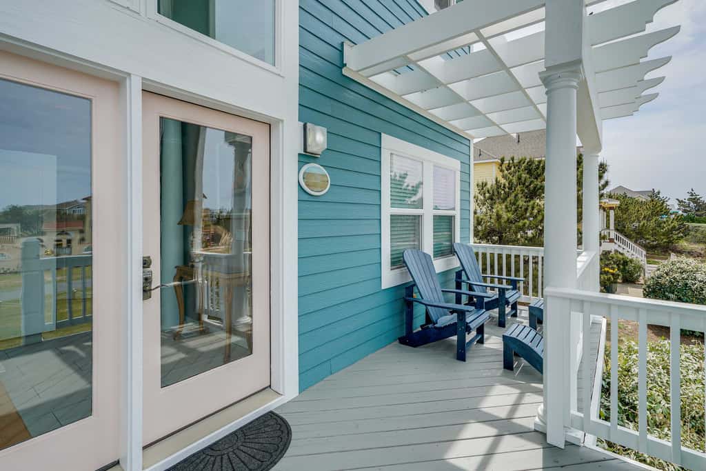 Grand Seaside Escape w/ Direct Beach Access!