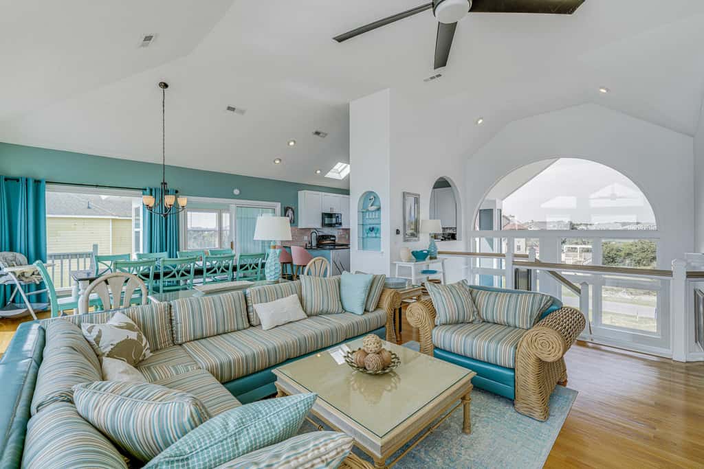 Grand Seaside Escape w/ Direct Beach Access!