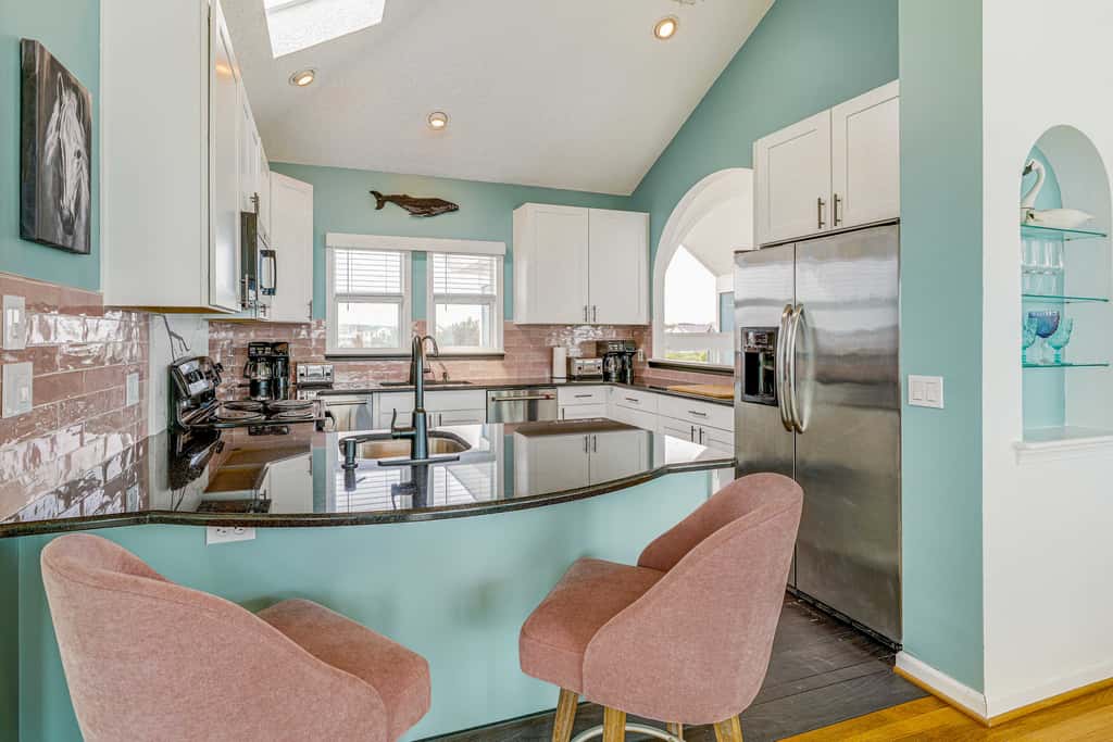 Grand Seaside Escape w/ Direct Beach Access!
