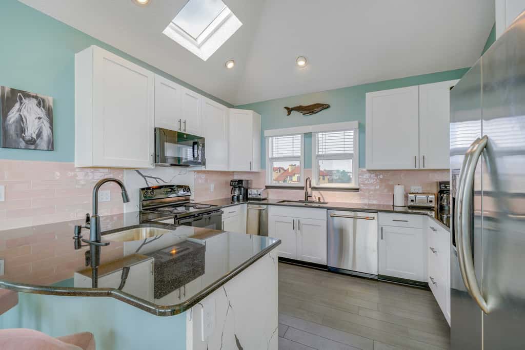 Grand Seaside Escape w/ Direct Beach Access!