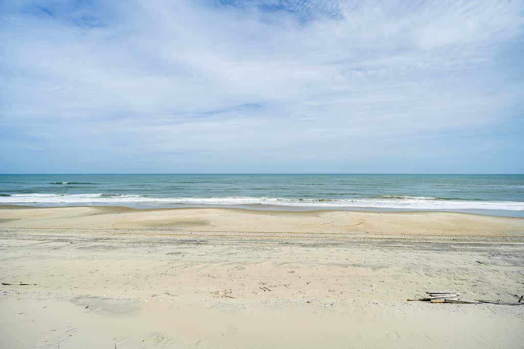 Grand Seaside Escape w/ Direct Beach Access!