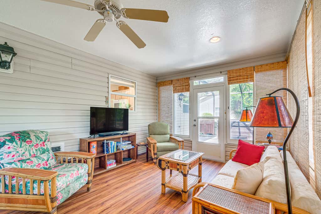 Home in The Villages w/ Lanai & Private Hot Tub!