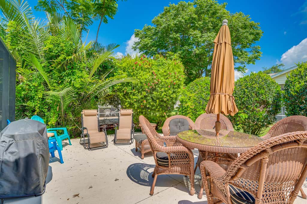 Home in The Villages w/ Lanai & Private Hot Tub!
