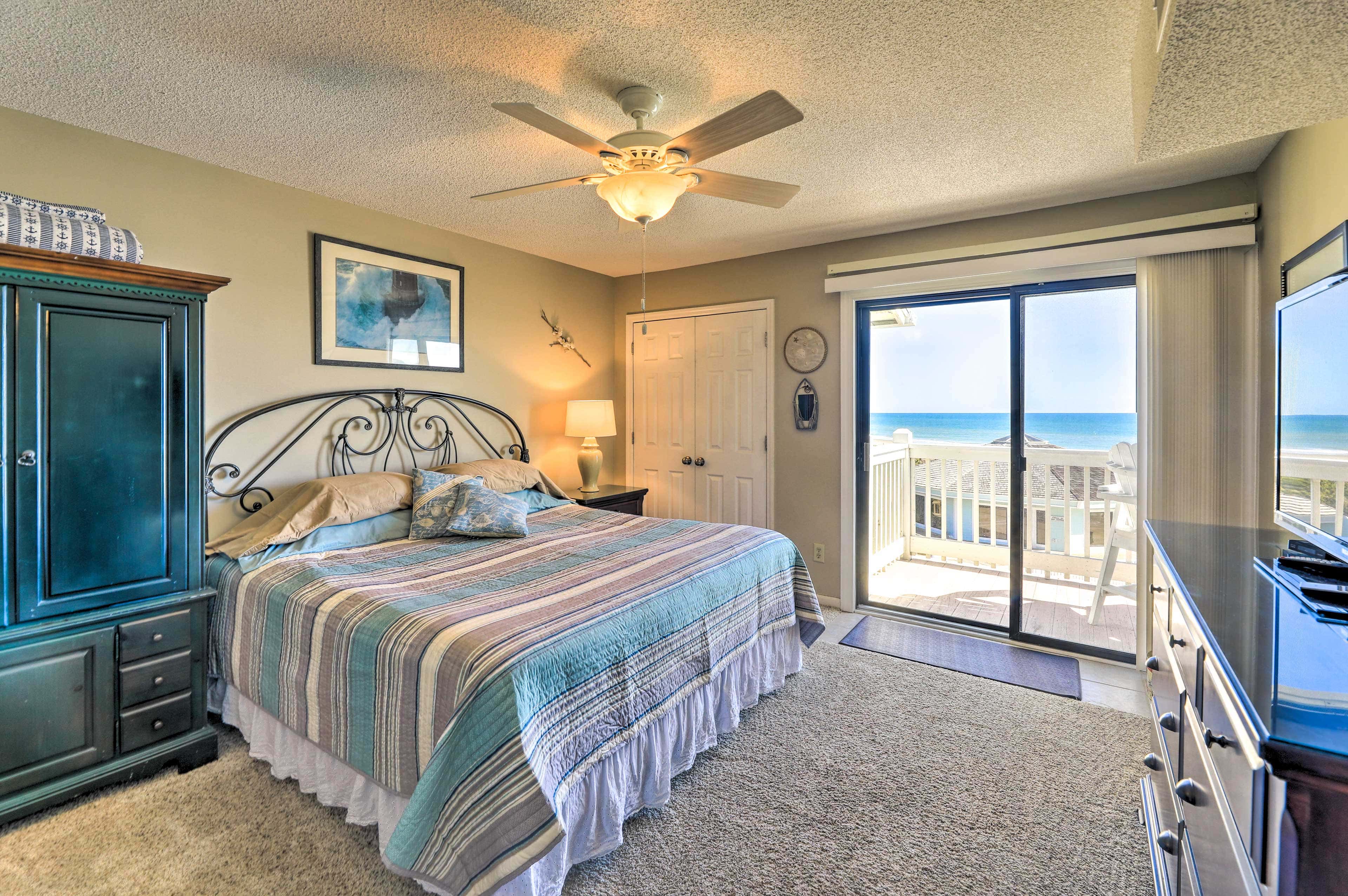 Coastal Condo w/ Indoor & Outdoor Pool Access