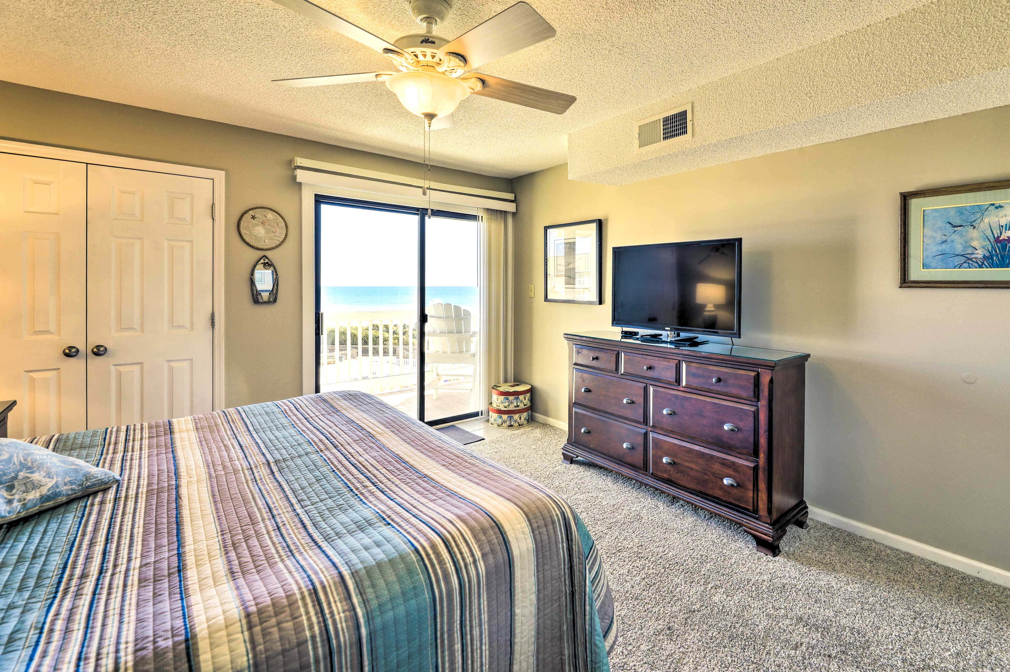 Coastal Condo w/ Indoor & Outdoor Pool Access