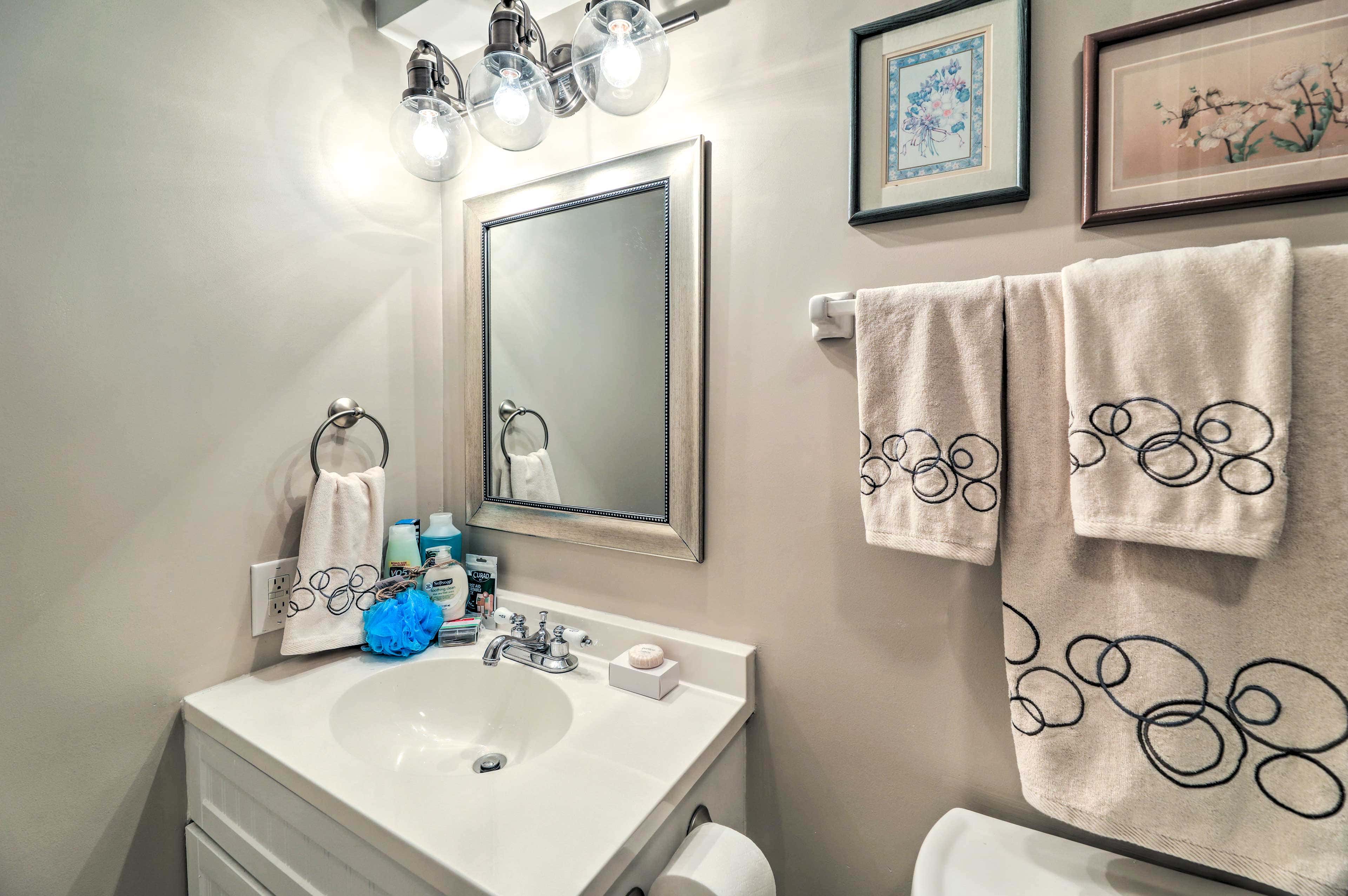 Coastal Condo w/ Indoor & Outdoor Pool Access