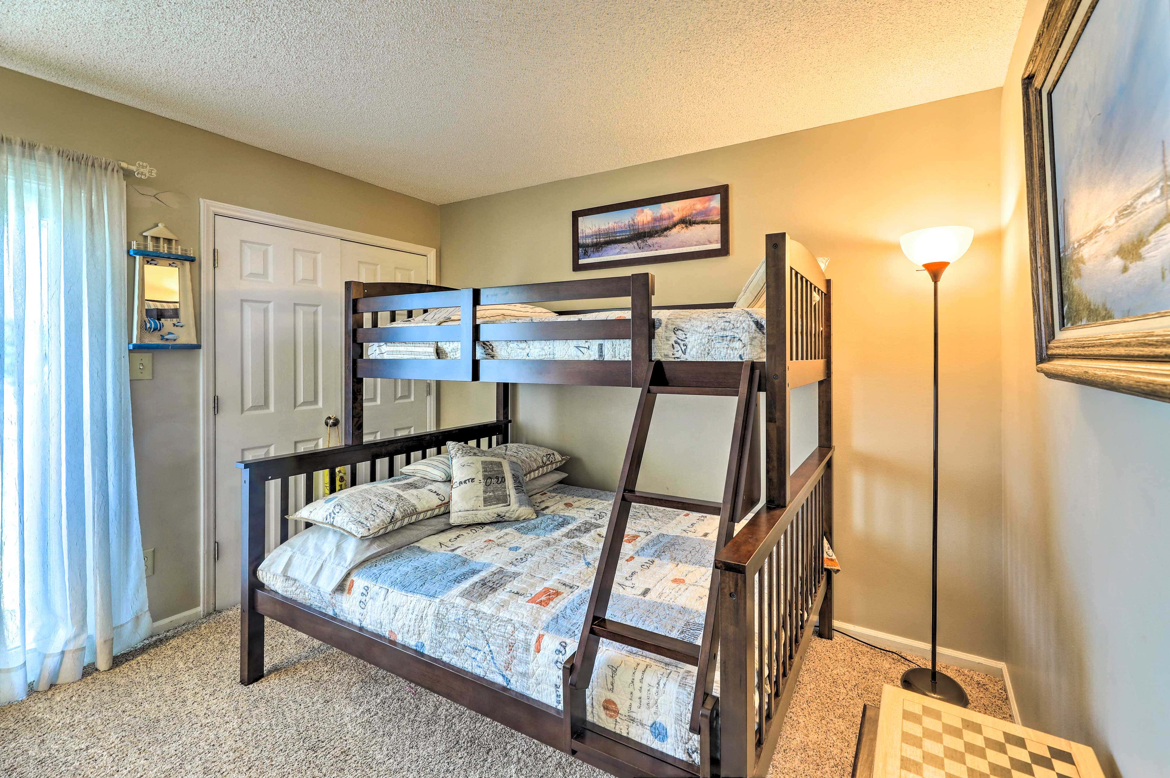 Coastal Condo w/ Indoor & Outdoor Pool Access