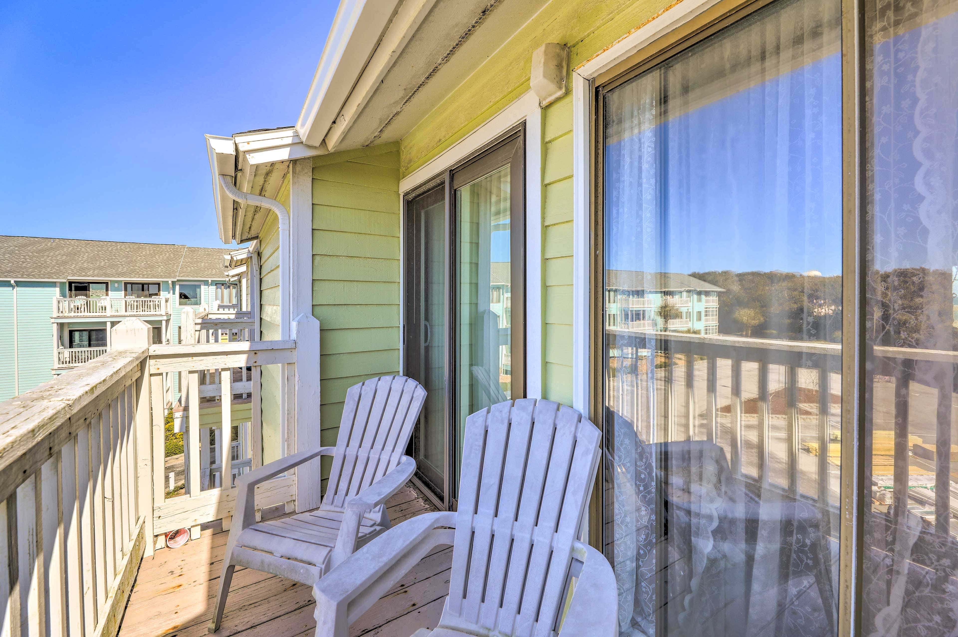 Coastal Condo w/ Indoor & Outdoor Pool Access