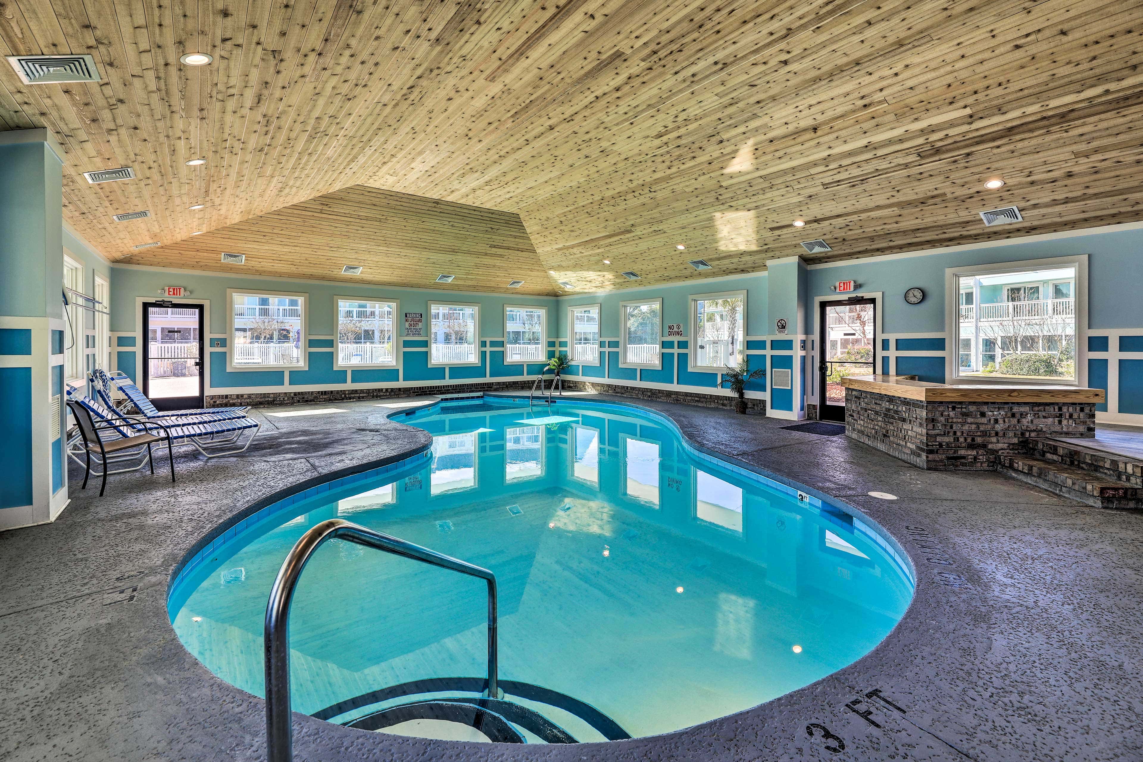 Coastal Condo w/ Indoor & Outdoor Pool Access