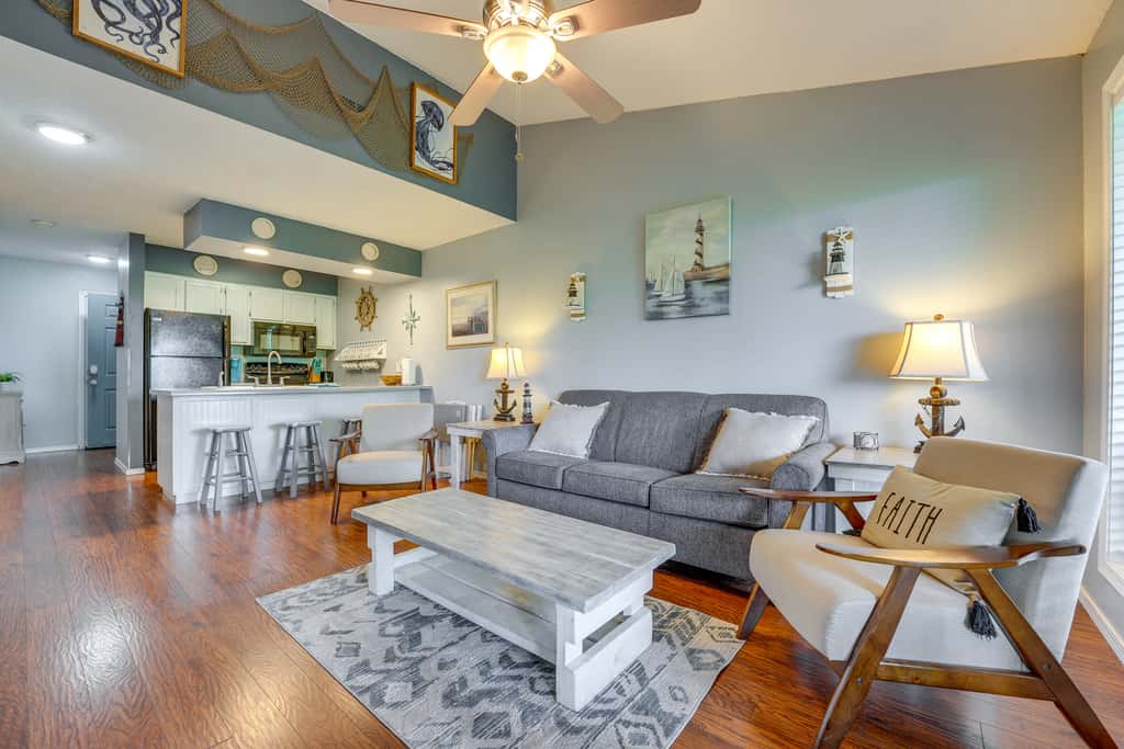 2 Mi to Silver Dollar! Updated Branson West Condo