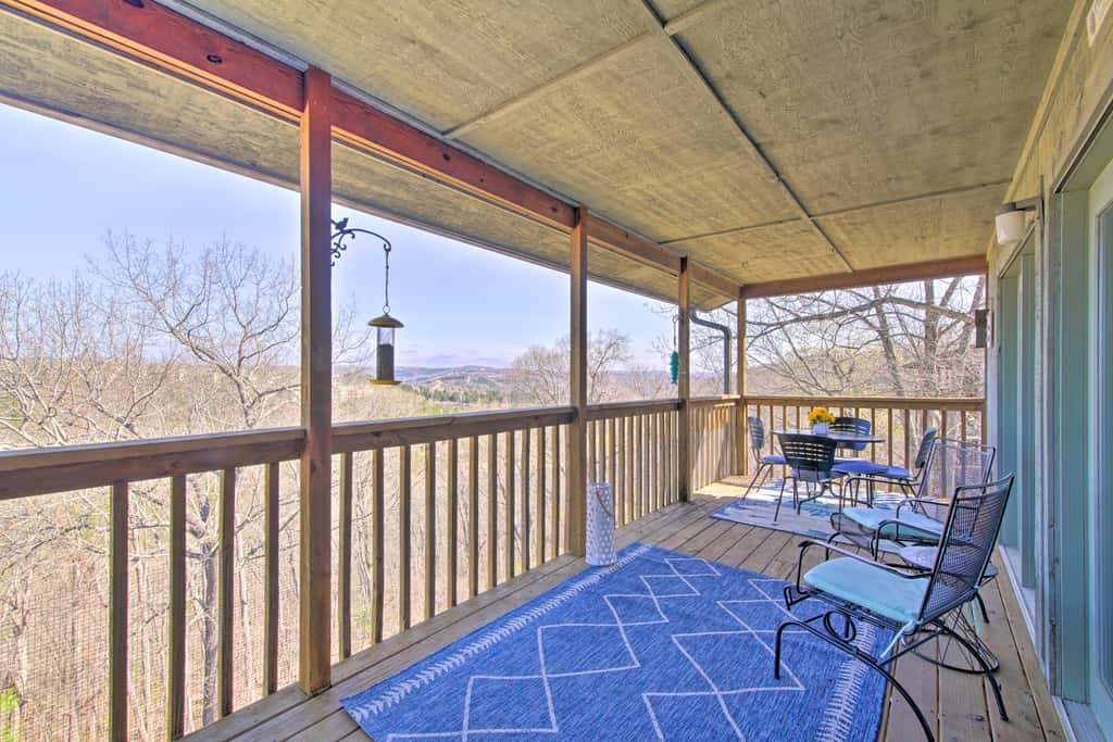 2 Mi to Silver Dollar! Updated Branson West Condo