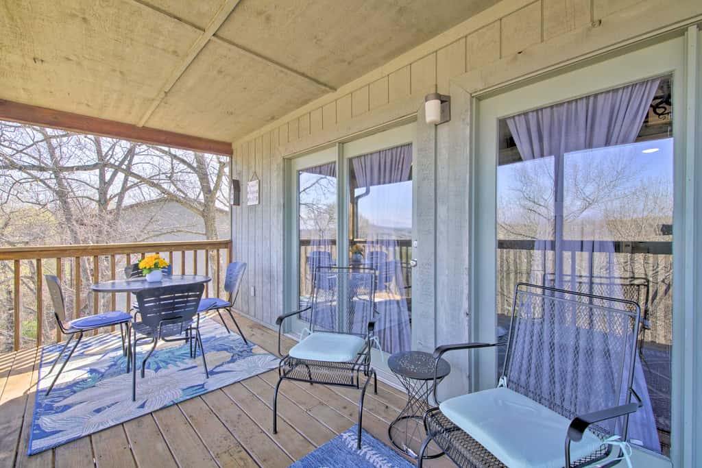 2 Mi to Silver Dollar! Updated Branson West Condo