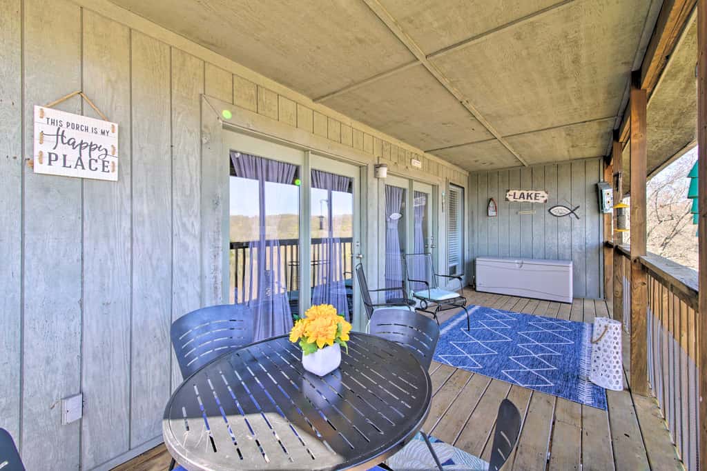 2 Mi to Silver Dollar! Updated Branson West Condo