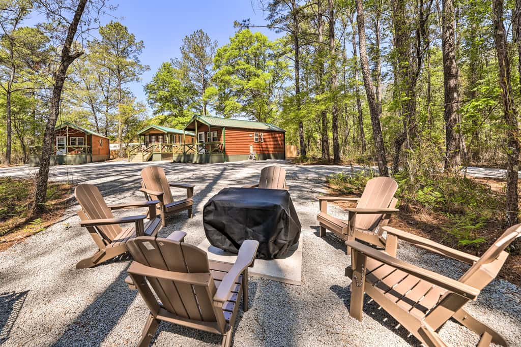 Family-Friendly Cabin ~ 5 Mi to Dtwn New Bern