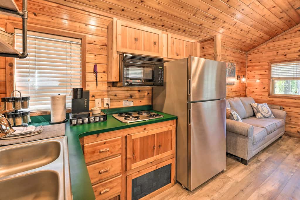 Family-Friendly Cabin ~ 5 Mi to Dtwn New Bern