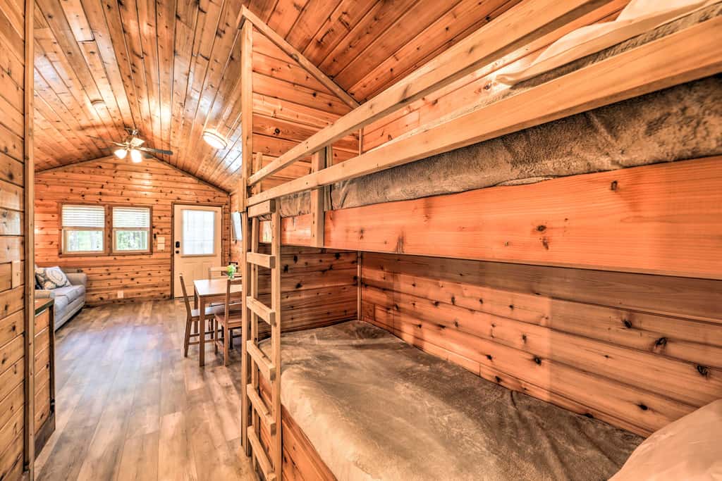 Family-Friendly Cabin ~ 5 Mi to Dtwn New Bern