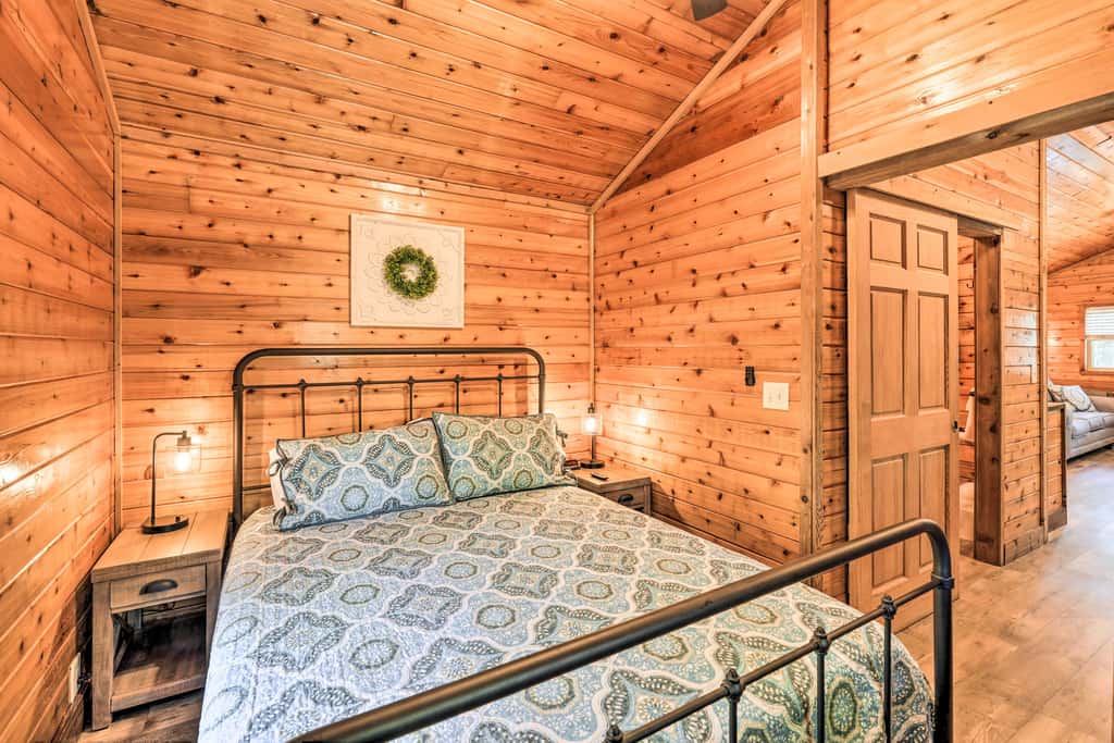 Family-Friendly Cabin ~ 5 Mi to Dtwn New Bern