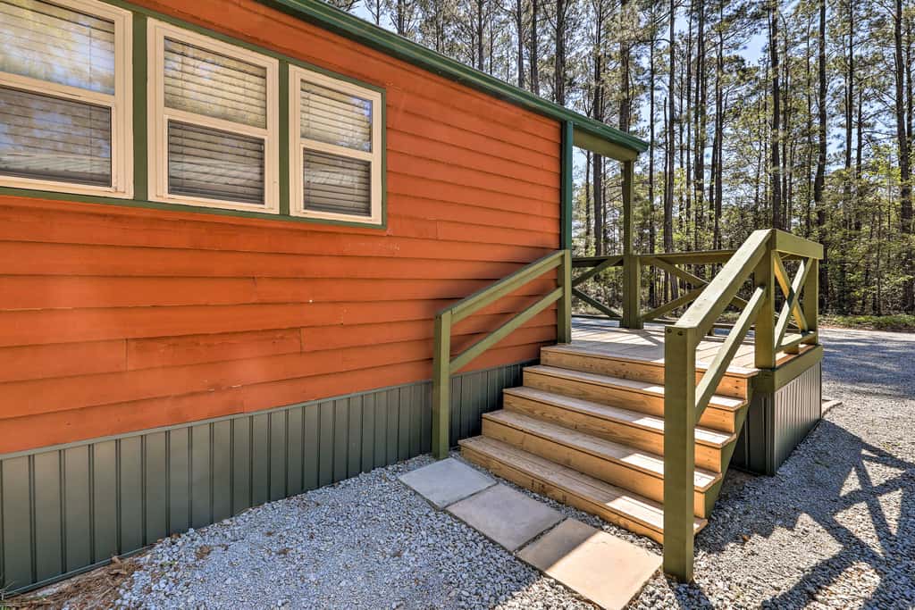 Family-Friendly Cabin ~ 5 Mi to Dtwn New Bern