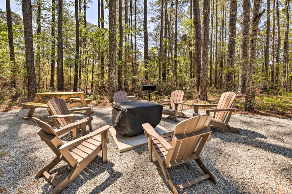 Family-Friendly Cabin ~ 5 Mi to Dtwn New Bern